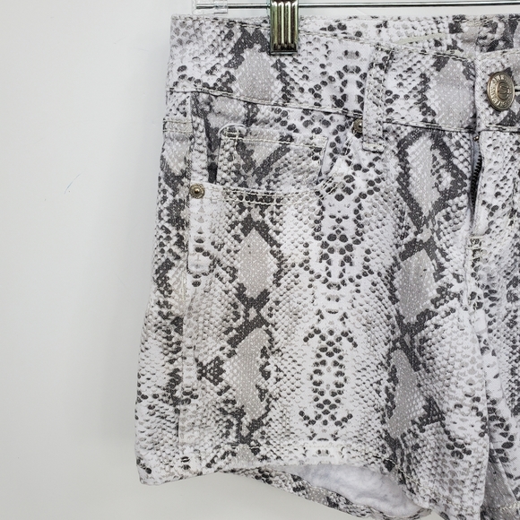 Seven 7 Stretchy Python Print Shorts sz 4 - Picture 3 of 13
